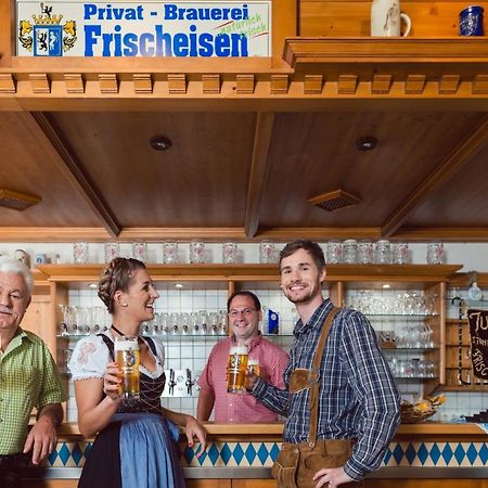 Brauerei Und Gasthof Frischeisen Кельхайм Экстерьер фото