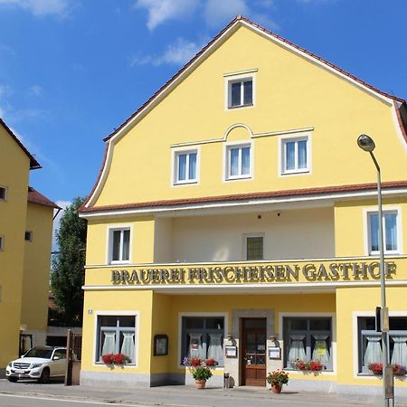Brauerei Und Gasthof Frischeisen Кельхайм Экстерьер фото