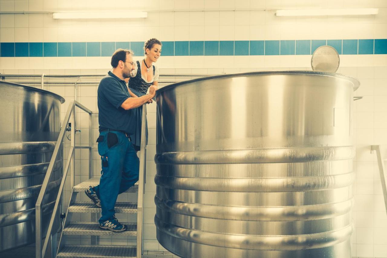 Brauerei Und Gasthof Frischeisen Кельхайм Экстерьер фото