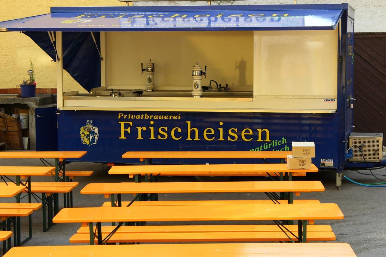 Brauerei Und Gasthof Frischeisen Кельхайм Экстерьер фото
