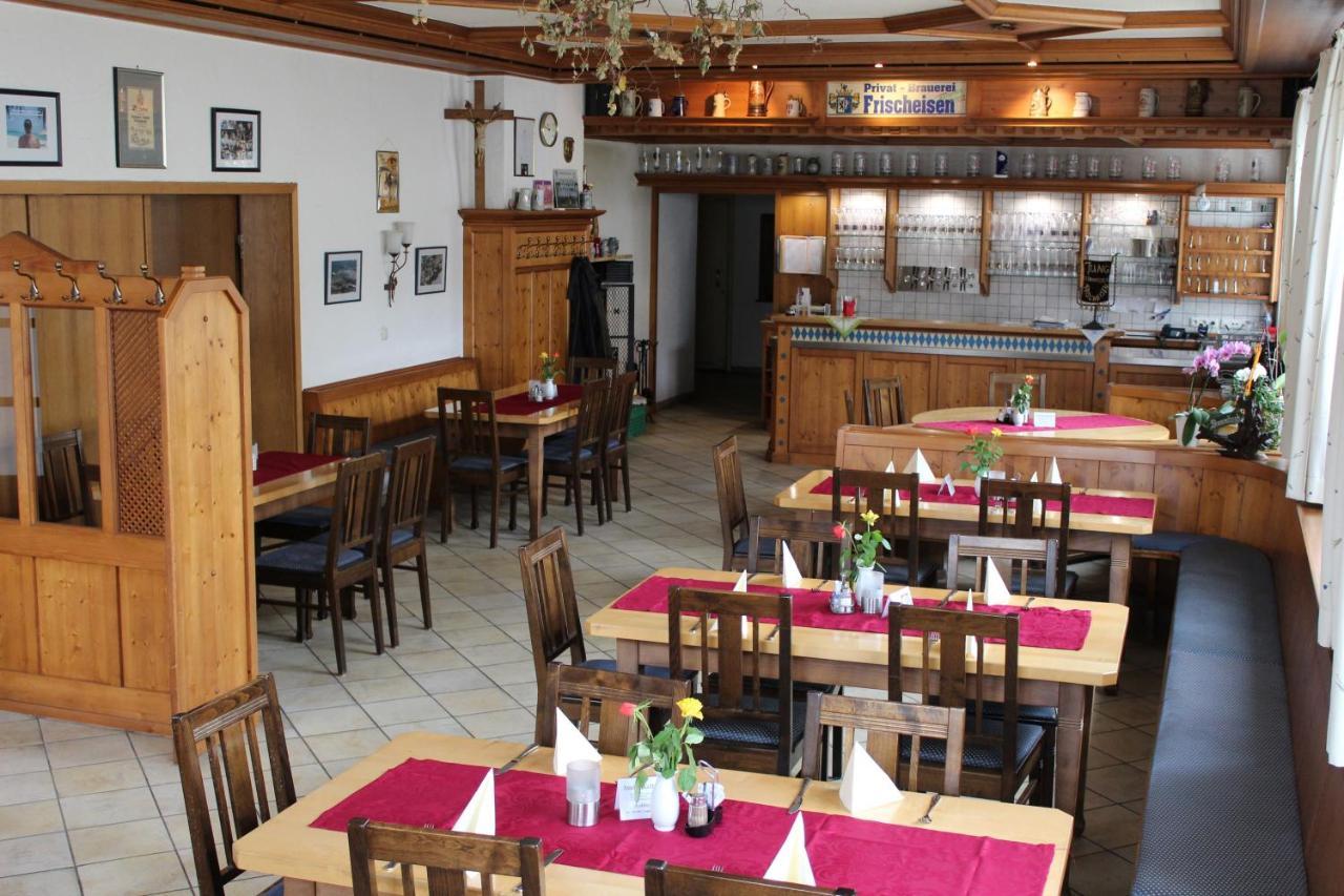 Brauerei Und Gasthof Frischeisen Кельхайм Экстерьер фото